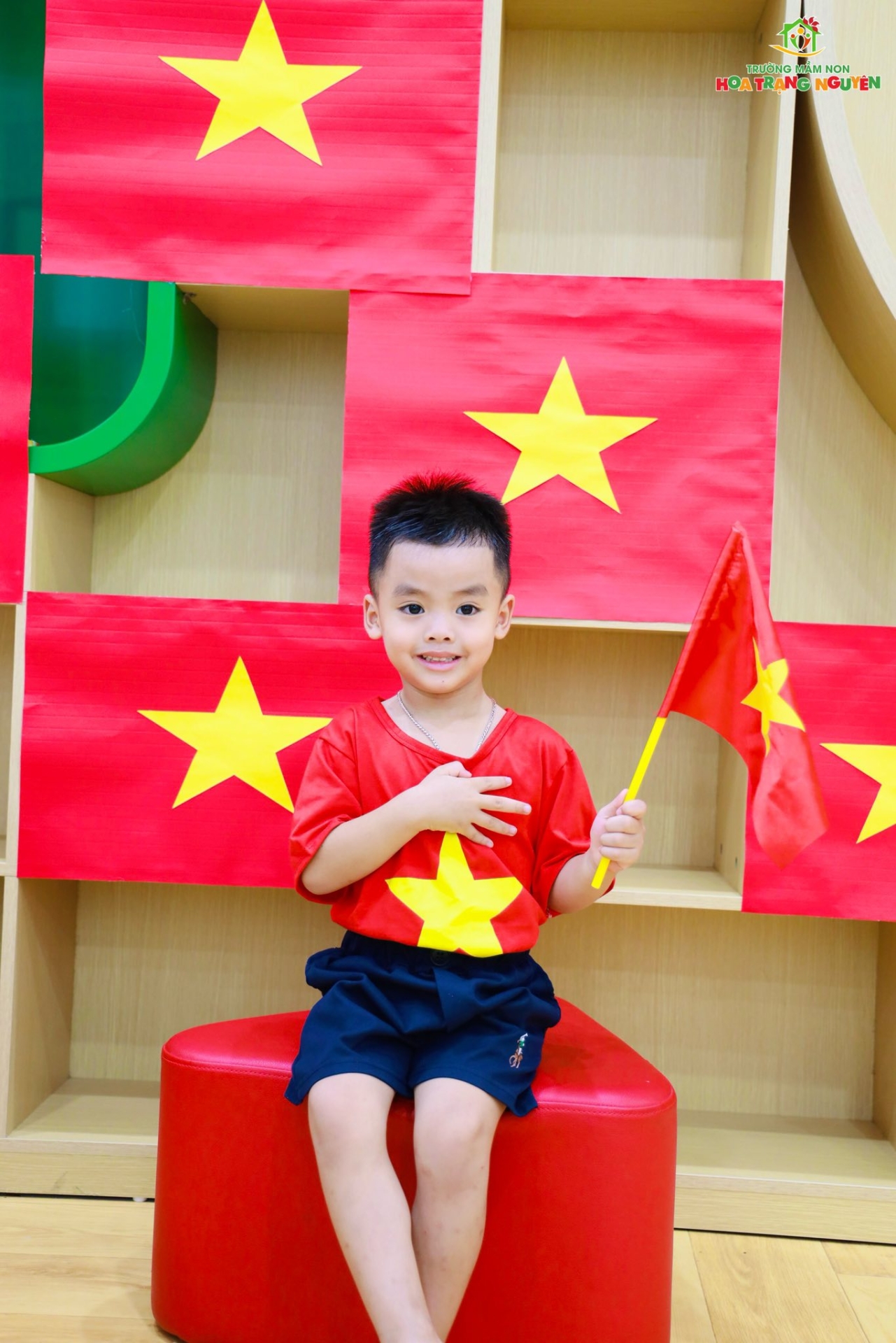 Rực rỡ sắc đỏ tự hào Việt Nam tại Hoa Trạng Nguyên